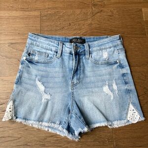 Judy Blue Light Wash Distressed Denim Shorts with Eyelet Trim-Size 27